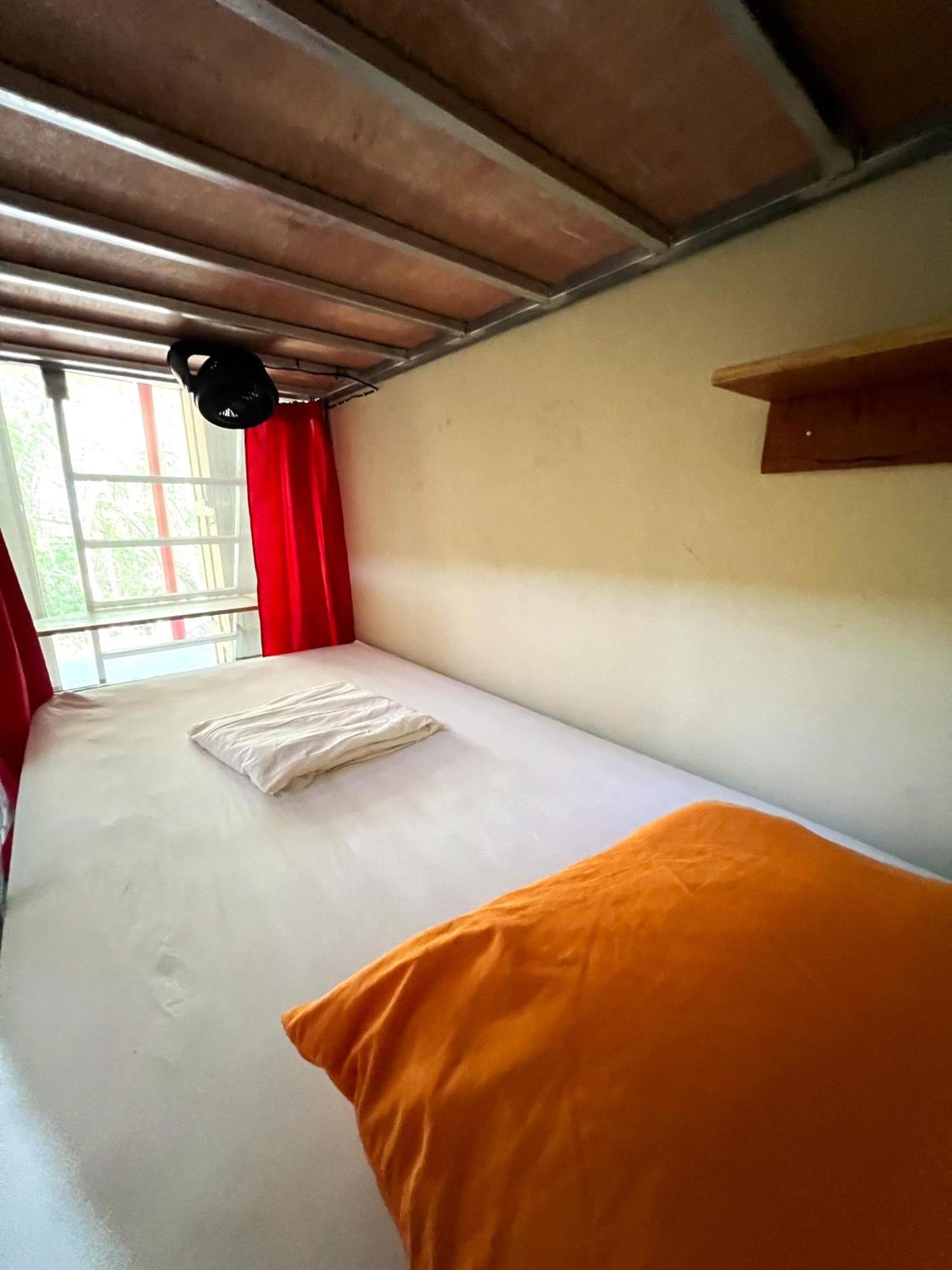 Raindance Hostel Santa Cruz Ngoại thất bức ảnh